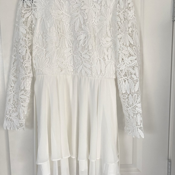 Beautiful White Dress - Picture 1 of 6